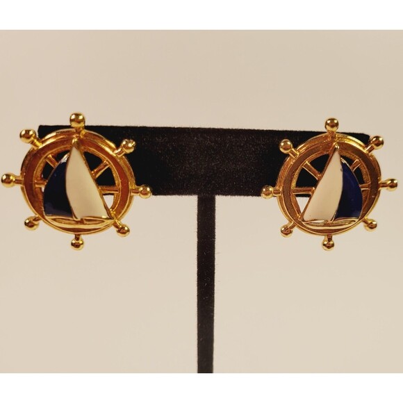 Vtg Avon Sailboat Helm Off White & Blue Enamel Gold Stud Earrings 1980s - Picture 5 of 7